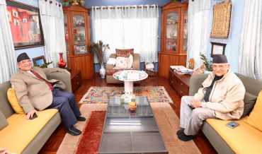 प्रधानमन्त्री प्रचण्ड र ओलीबीच बालकोटमा भेटवार्ता